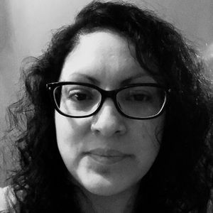 Meet your Posher, Yaneth